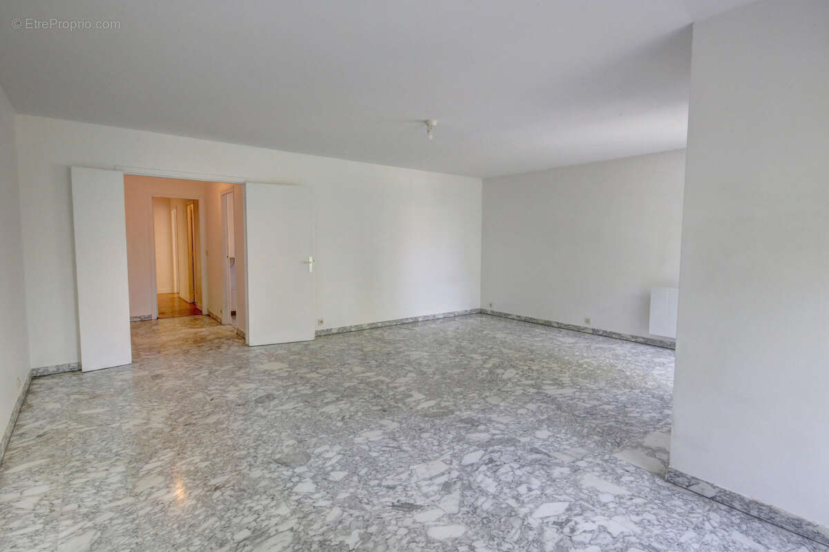4 pieces 112,64m2, 3 chambres face au bois de vincennes dans un immeuble recent - photo 4