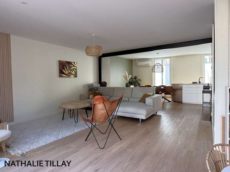 Orleans Dunois, a vendre, maison principale et maison d amis, ensemble avec  jardin, porche d 'entrée possible 2 stationnements - photo 11