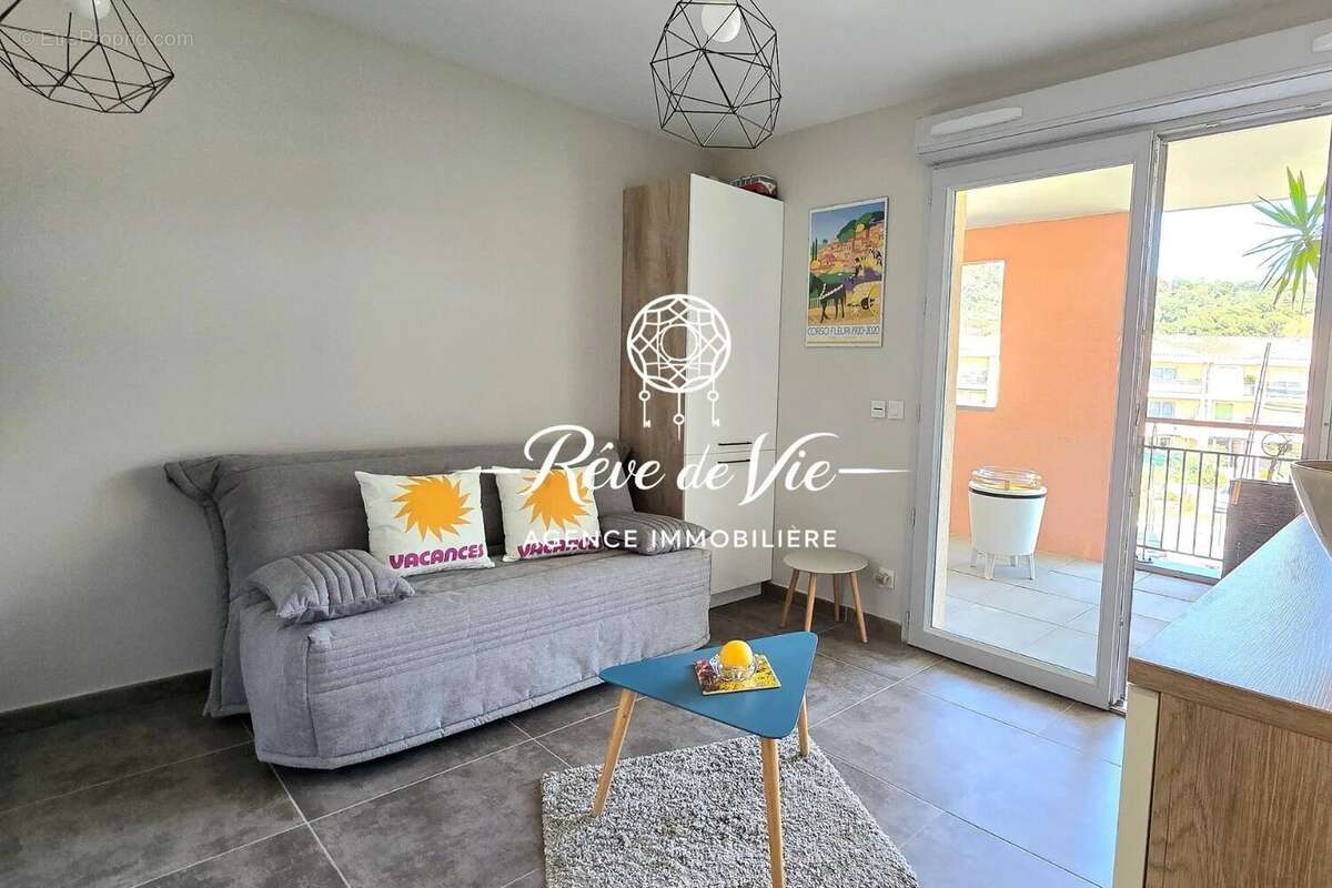 Appartement à BORMES-LES-MIMOSAS