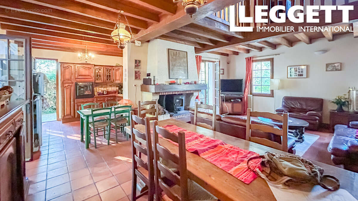 Maison à SAINT-LEON-SUR-L'ISLE