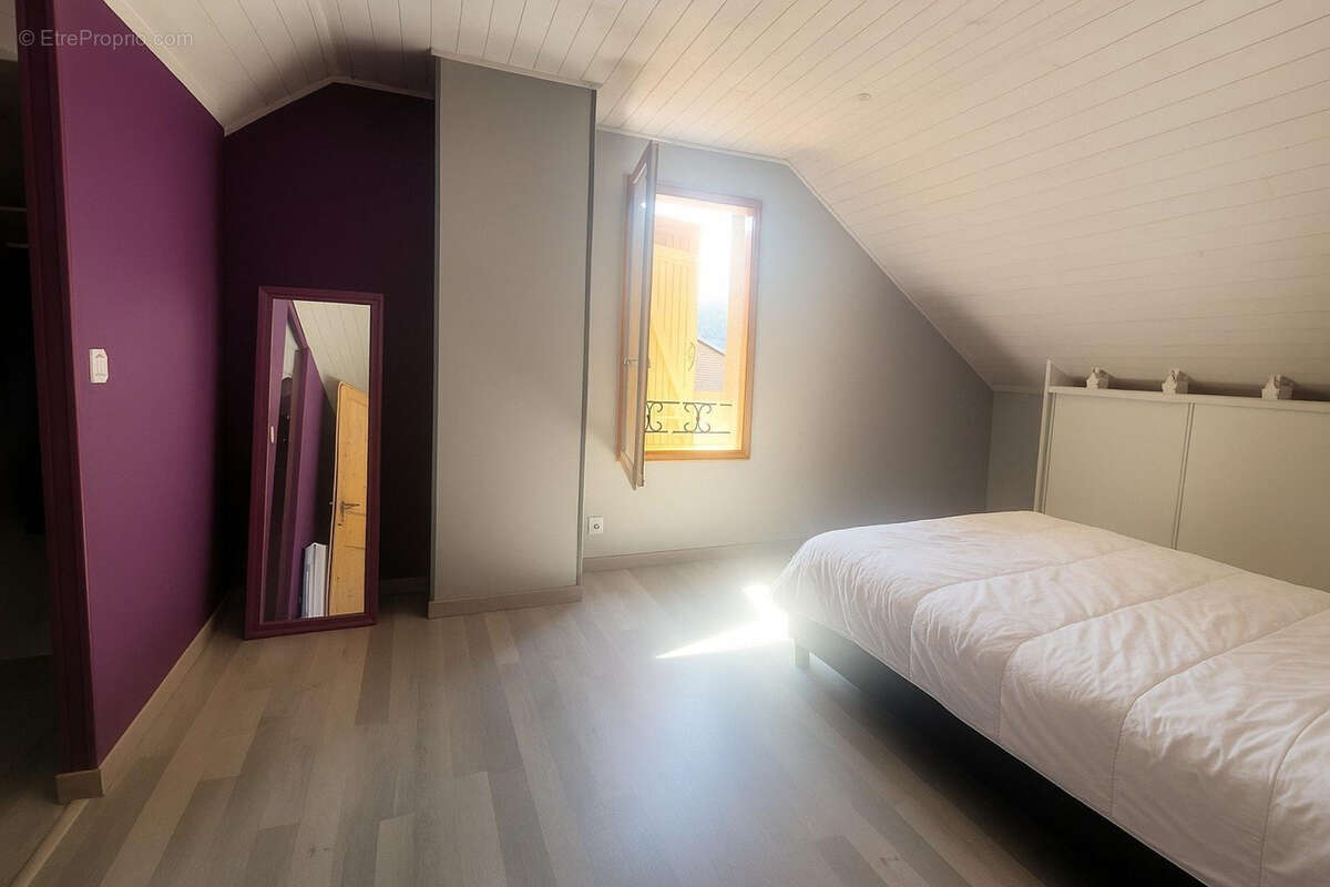 Maison à SAINT-GEOIRE-EN-VALDAINE