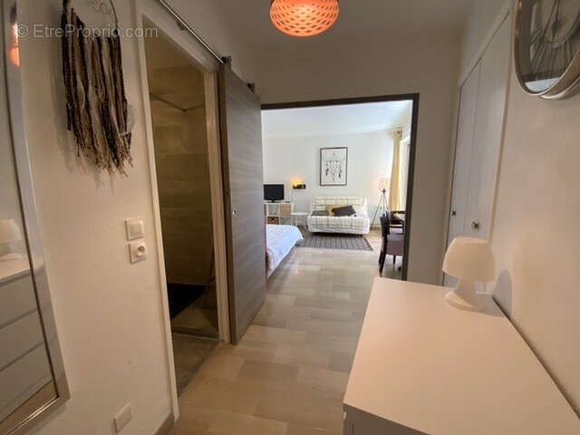 Studio 31m2 avec parking + terrasse + cave • Secteur Bas Petit Juas • Proche Gare de Cannes - photo 8