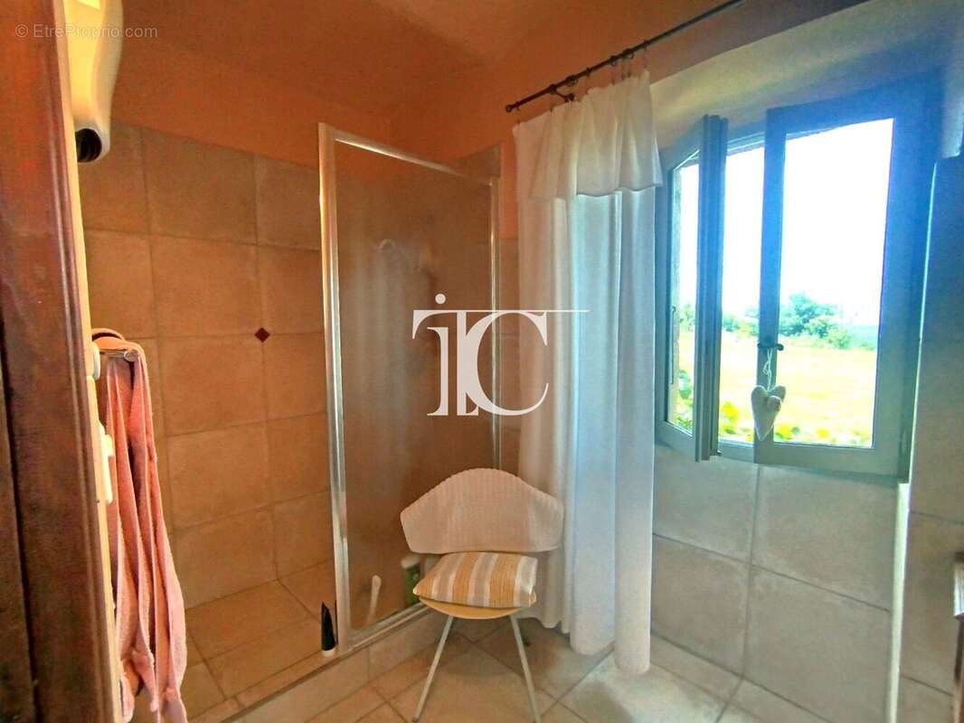 Exclusivité  authentique maison de hameau en pierre avec deux jardins attenants * car port * 10 minuters des commodites * - photo 15