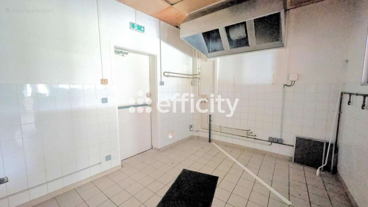 Local commercial - photo 3