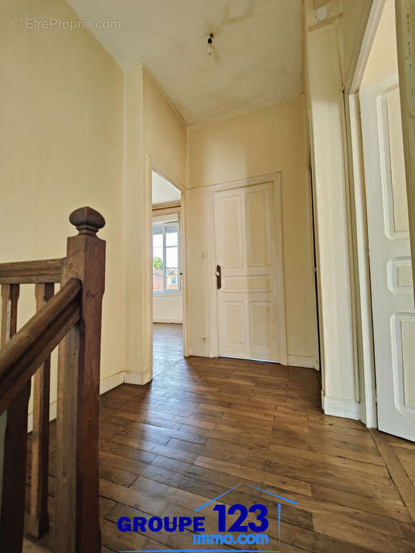 Maison avec local loué à Migennes   Vivez et investissez en un seul lieu - photo 8