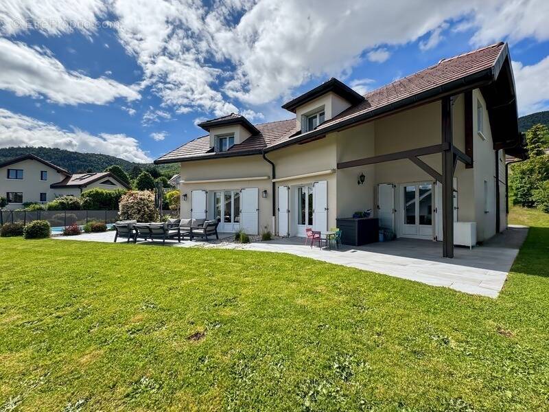 Maison à DIVONNE-LES-BAINS