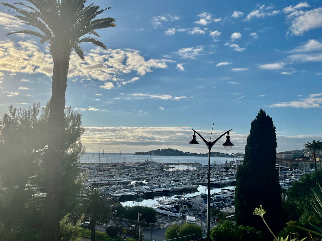 Appartement à BEAULIEU-SUR-MER