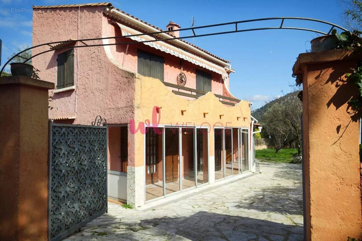 Maison à CARNOUX-EN-PROVENCE