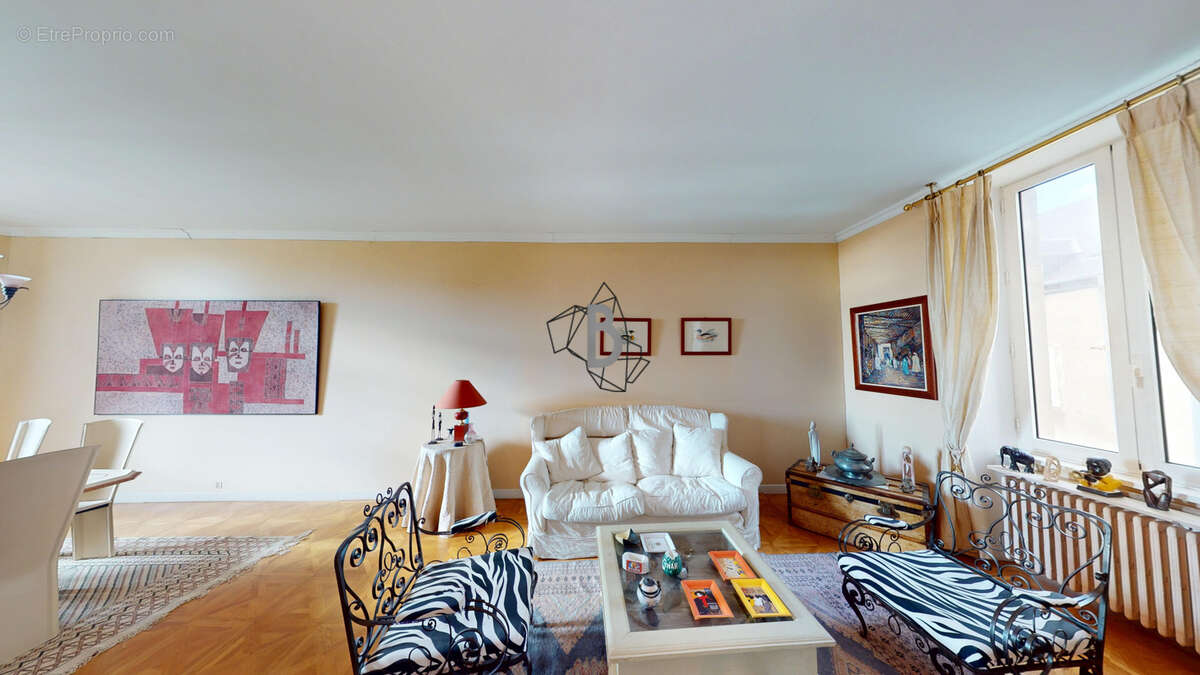 Maison à REQUISTA