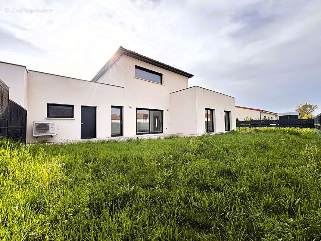 Maison à ENNEZAT