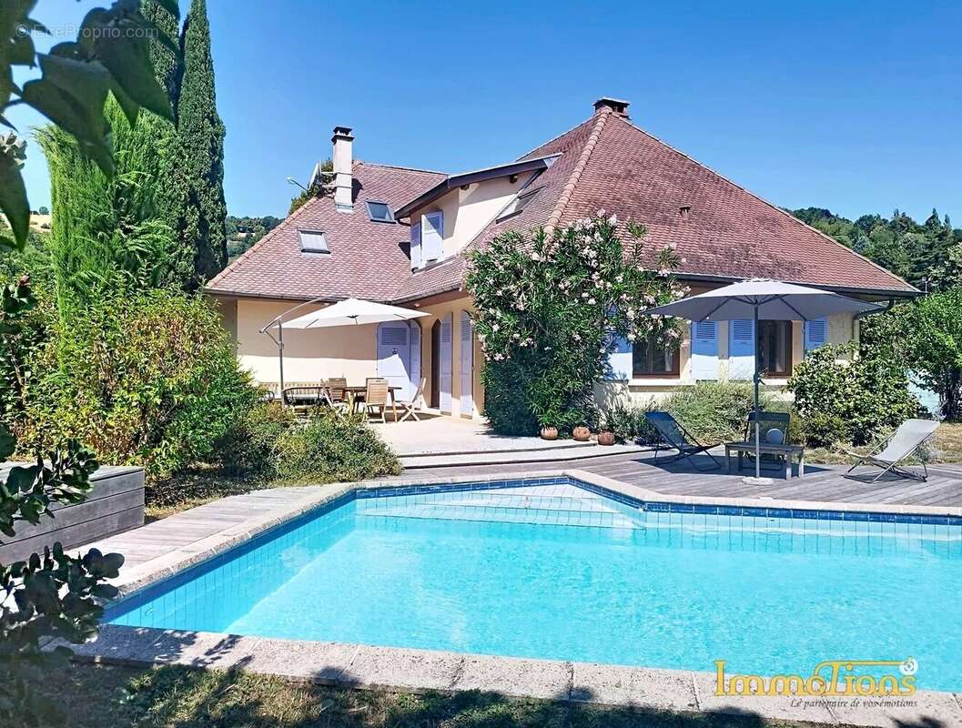 SAINT-MARCELLIN – Maison d’architecte de plus de 200 m², 6 chambres et piscine - photo 17