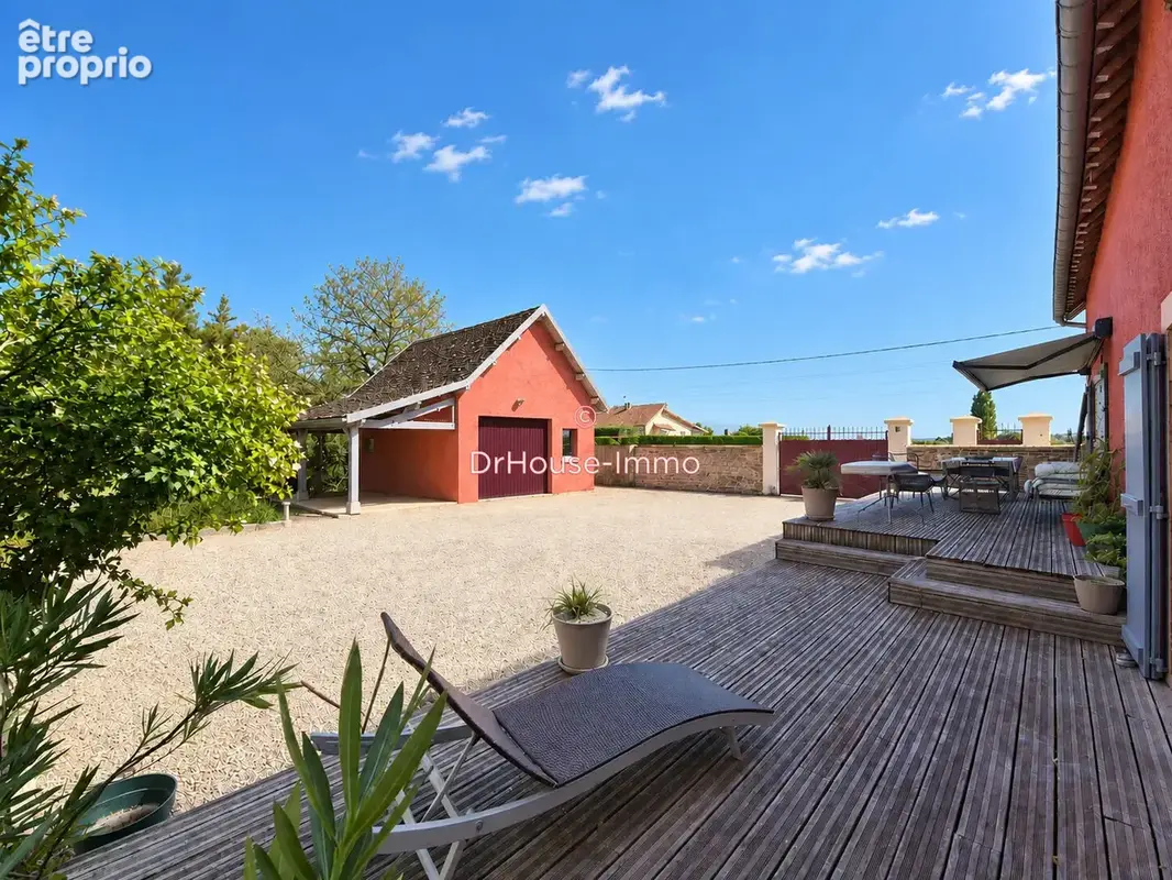 Maison 8 pièces 205 m² à vendre à Varennes-Le-Grand (71240) - photo 14