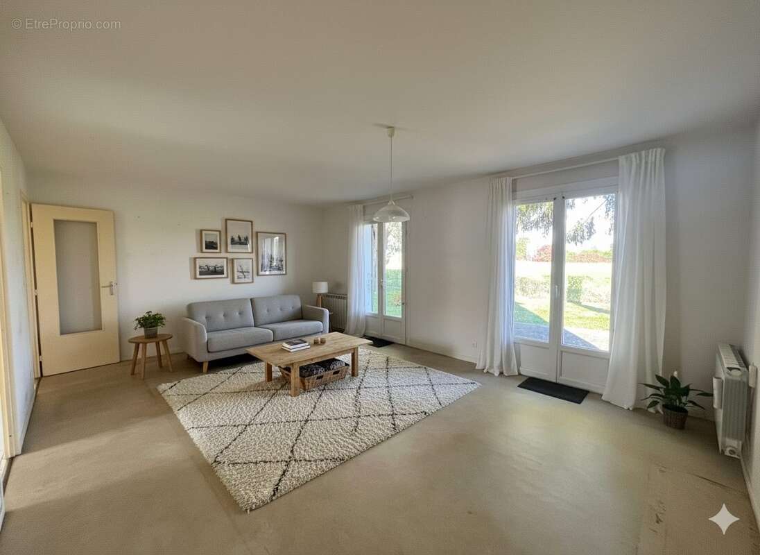 Maison à VILLEBERNIER