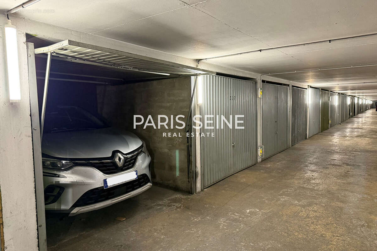 Parking à PARIS-6E