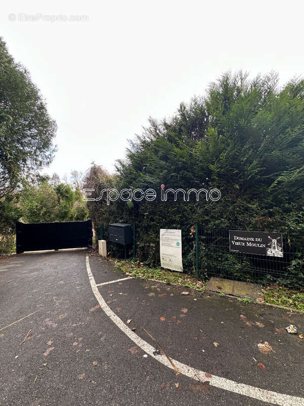 Terrain à MONTVILLE