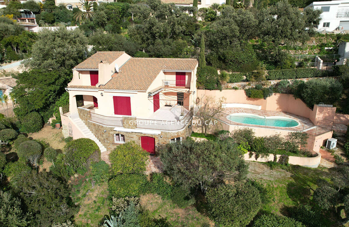 Maison à LES ISSAMBRES