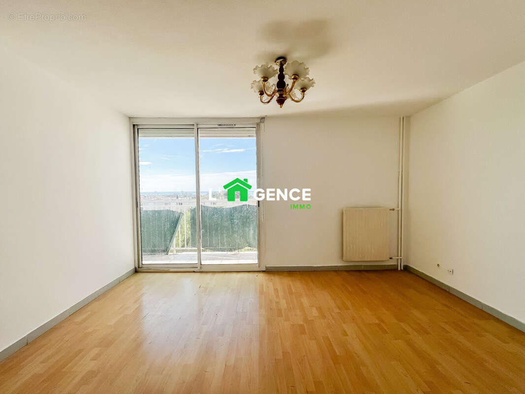 Appartement à PORT-DE-BOUC