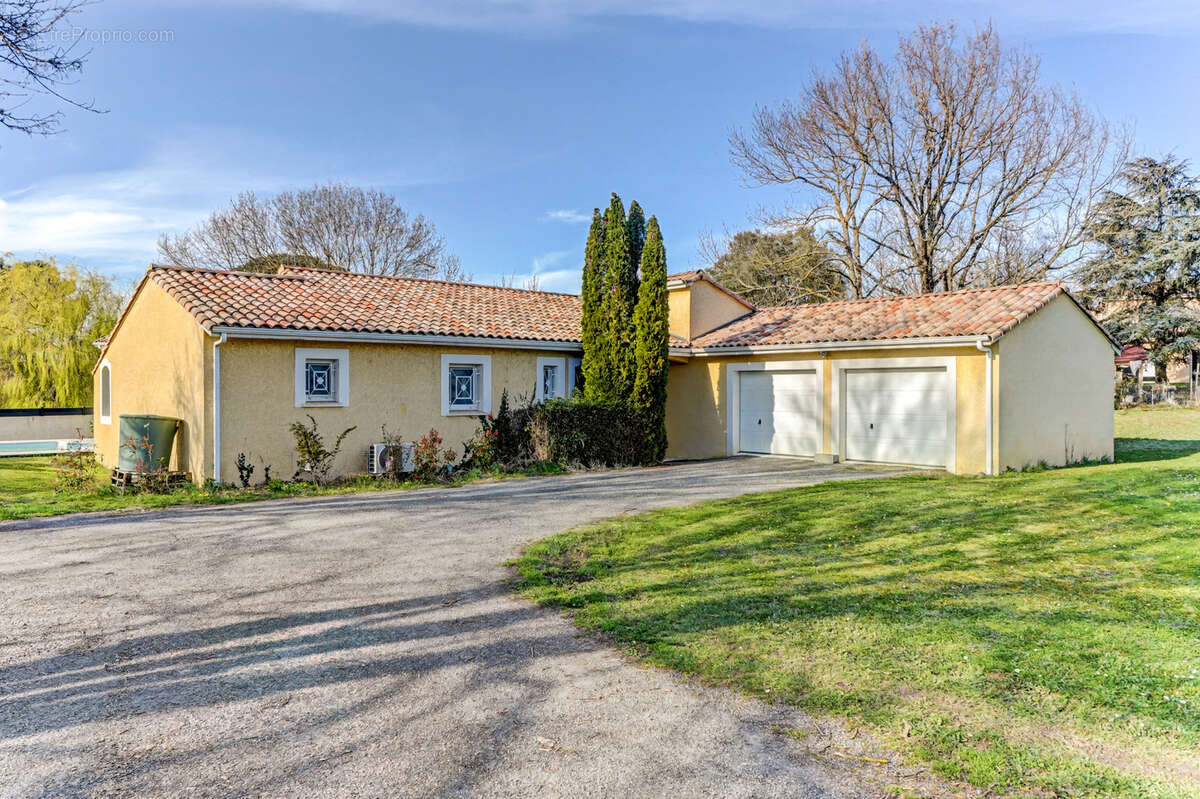 LAPEYROUSSE-FOSSAT Maison 200 m2 à vendre - photo 6
