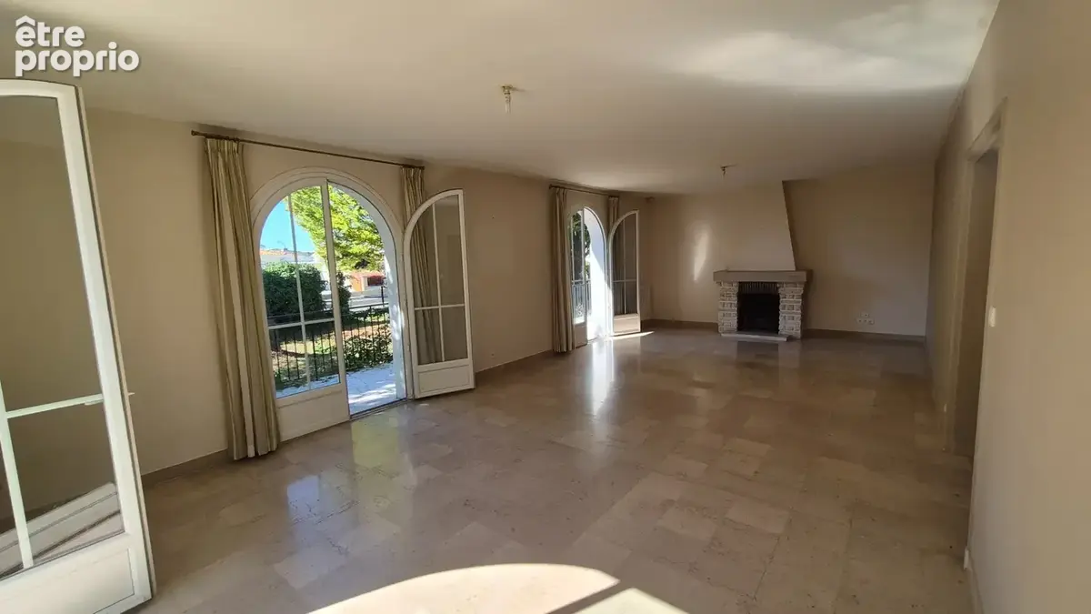 Pavillon Plain-Pied sur terrain clos et arboré, 3 chambres, proche bus et commerces - photo 5
