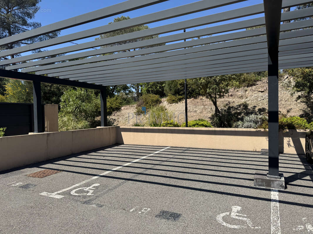 Parking à SAINT-RAPHAEL