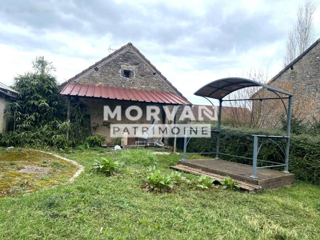 Maison à BILLY-CHEVANNES