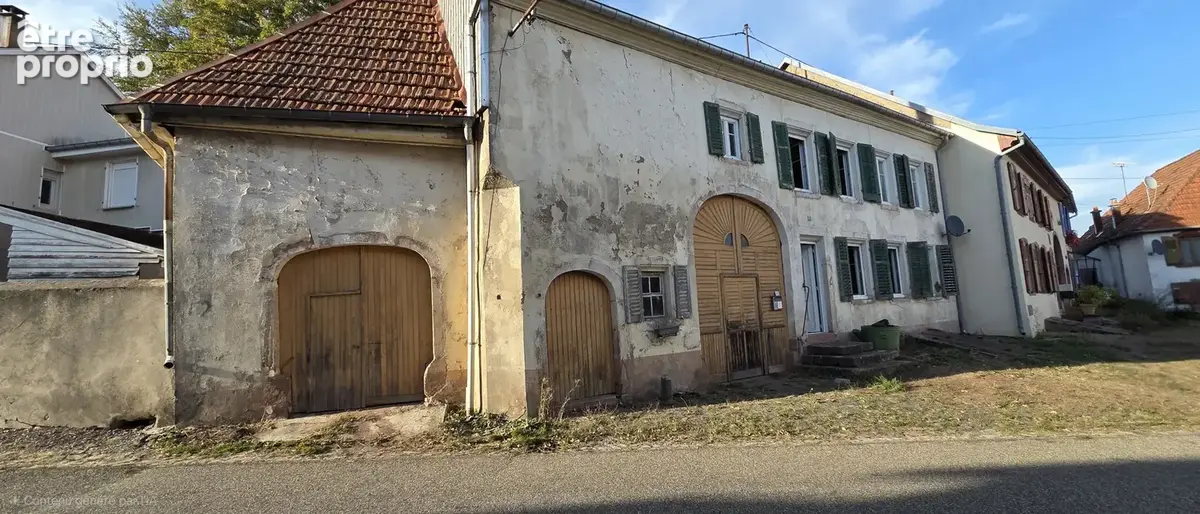 Saales, ancienne maison à rénover, avec dépendance et terrain à l'arrière, beaux espaces. - photo 2