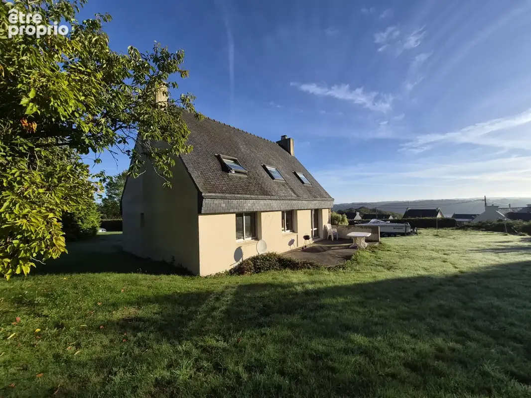 Maison familiale avec grand terrain et vue dégagée - photo 12