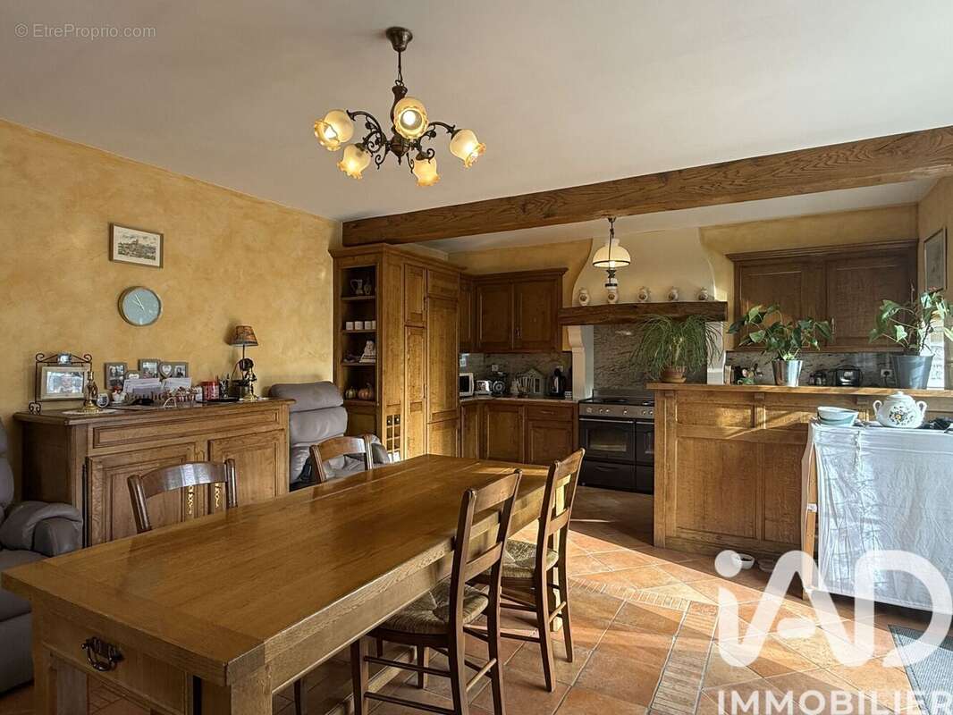 Photo 8 - Maison à LAGUIOLE