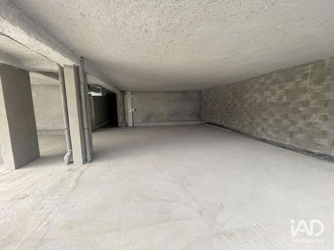 Photo 2 - Commerce à VERMELLES