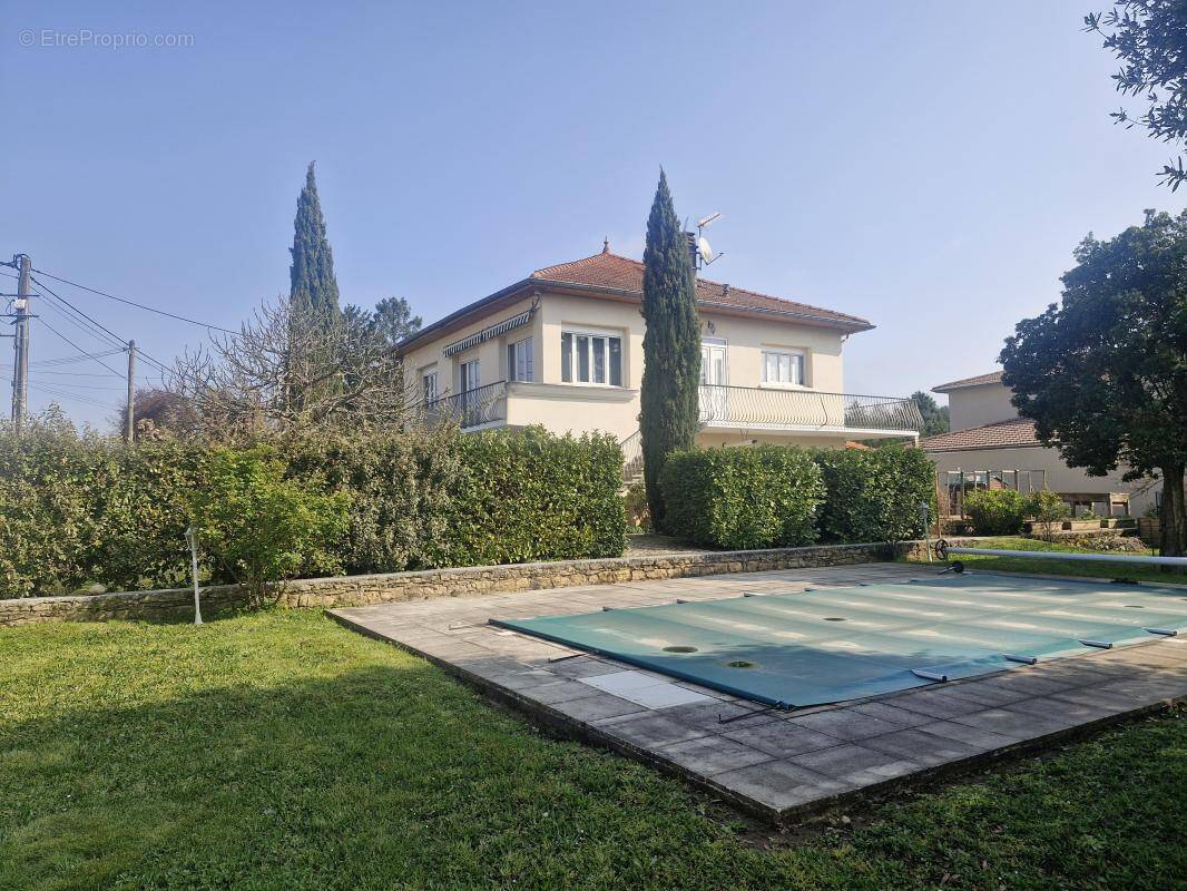 Maison à COLLONGES-AU-MONT-D'OR