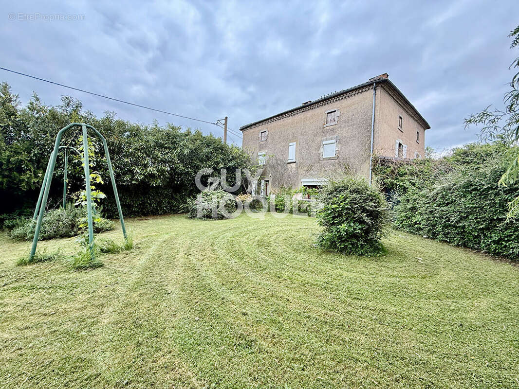 Maison à SERMENTIZON