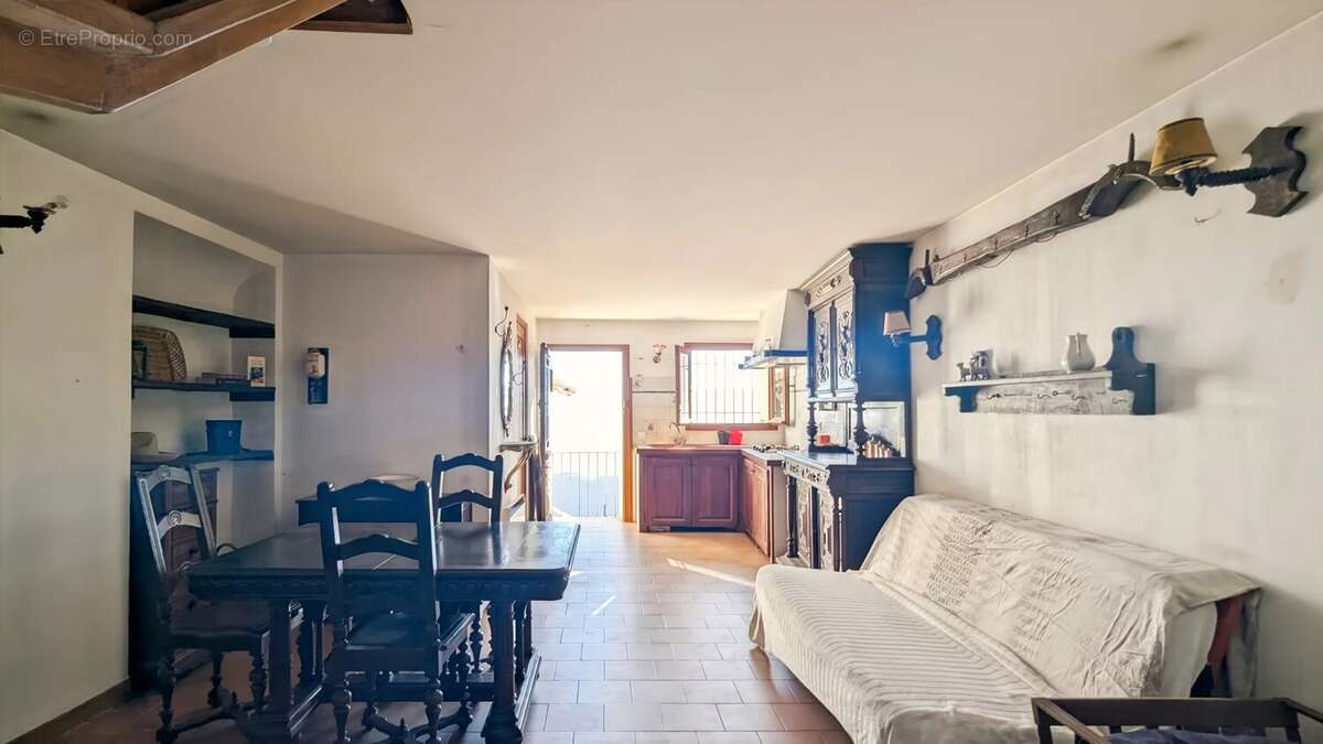 Appartement à GILETTE