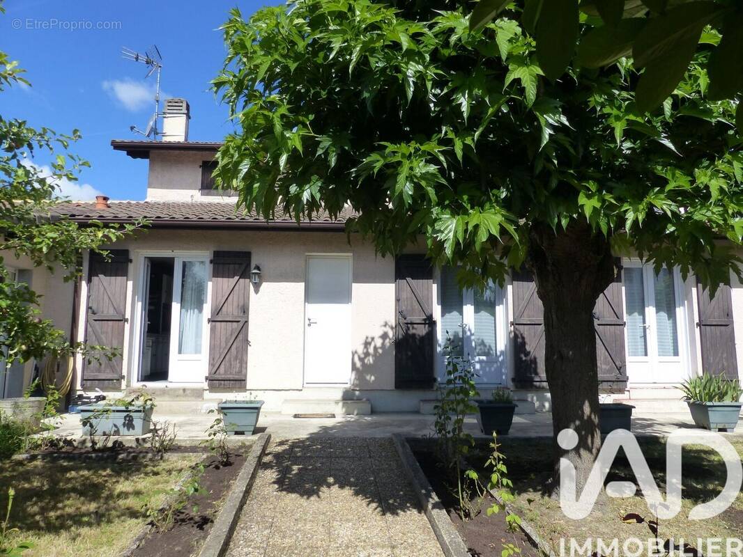 Photo 1 - Maison à SAINT-PIERRE-DU-MONT