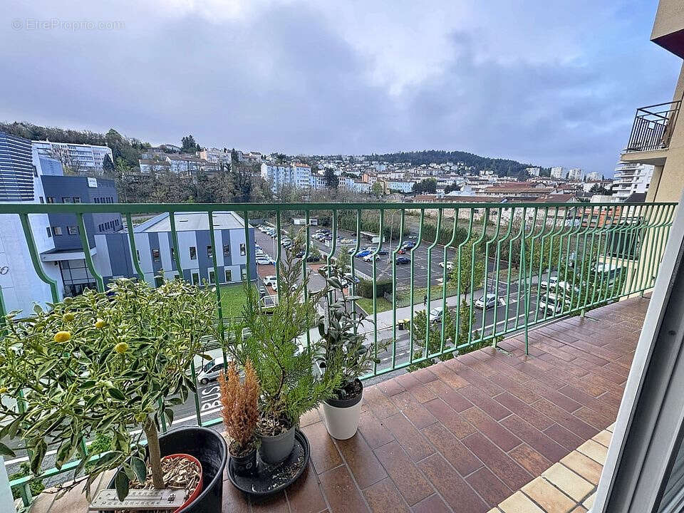 Appartement à SAINT-ETIENNE