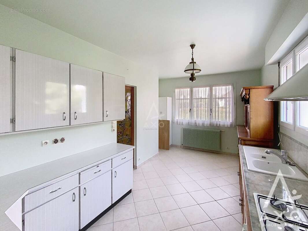 Gien Belle Demeure 6 chambres sur 3 niveaux - photo 6
