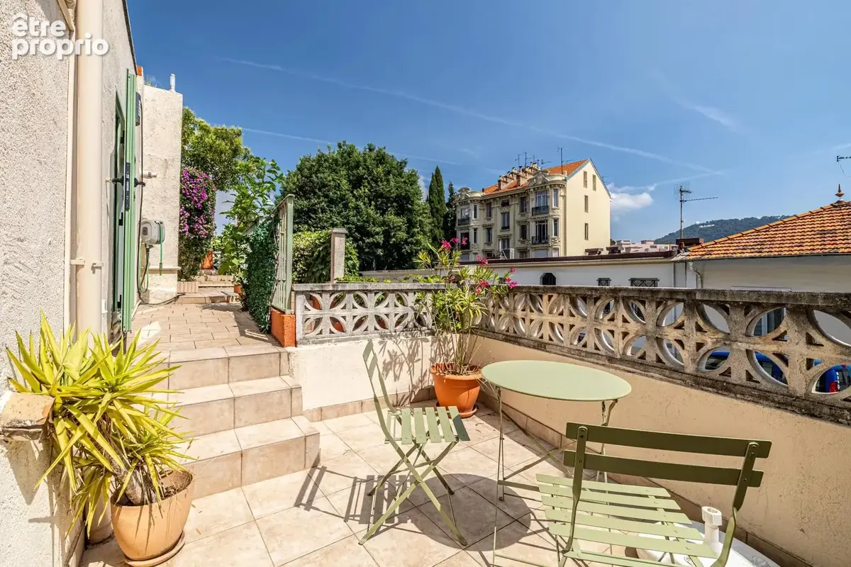 Nice - Bas Cimiez - Maison 170m² avec 4 chambres, terrasses et garage - photo 13