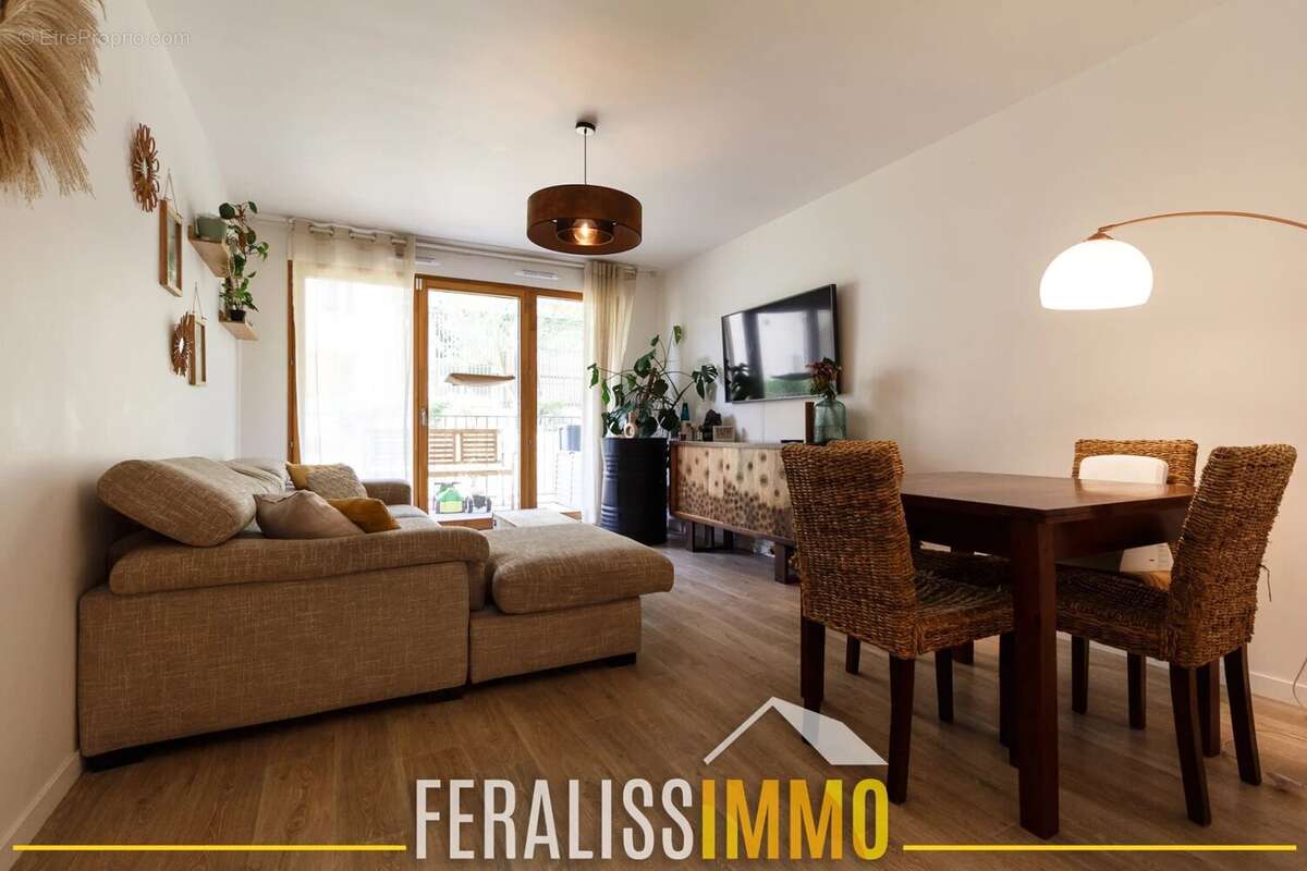 Appartement à MENUCOURT