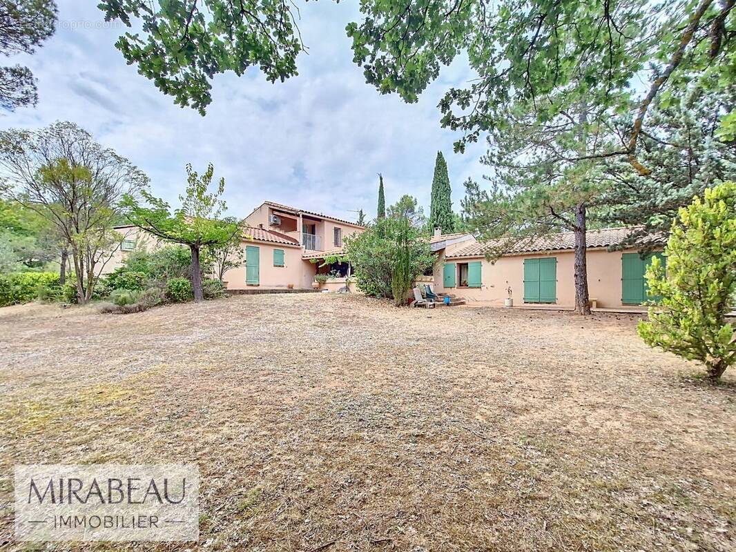 Maison 252 m² à Pierrevert  - photo 1