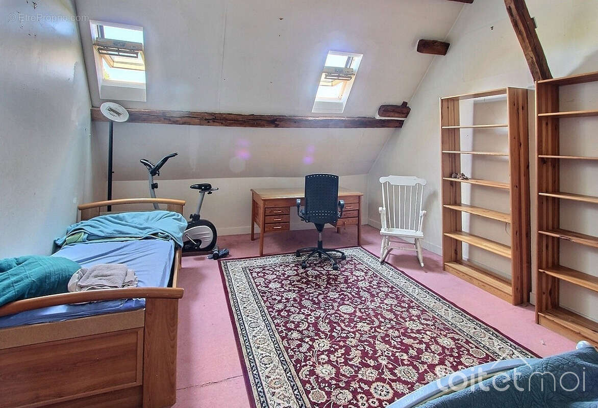 Maison à LA CELLE-LES-BORDES