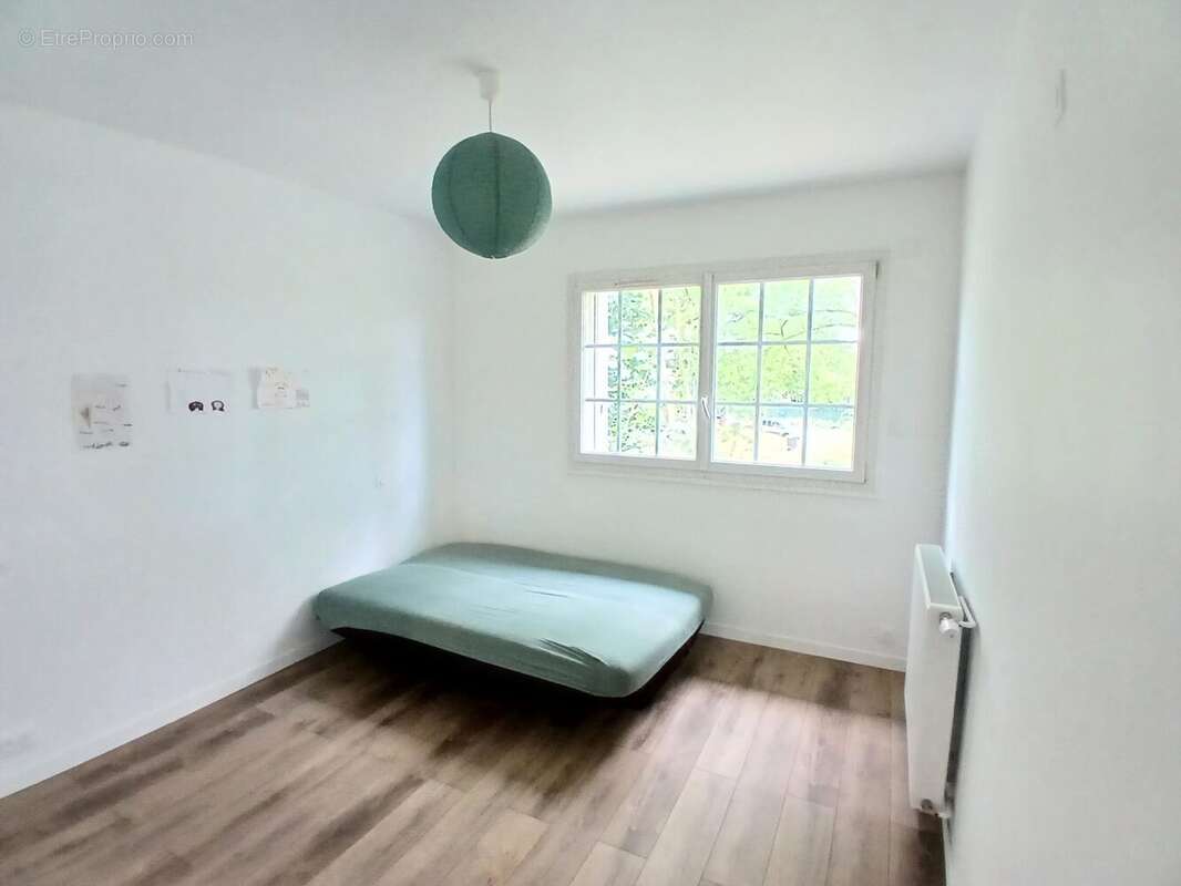 Chambre 3 (11m²) - Maison à BOISSY-SAINT-LEGER