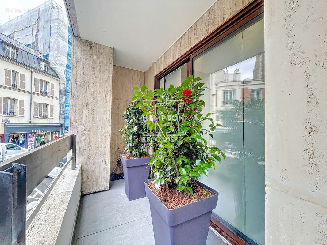 Appartement à PARIS-16E