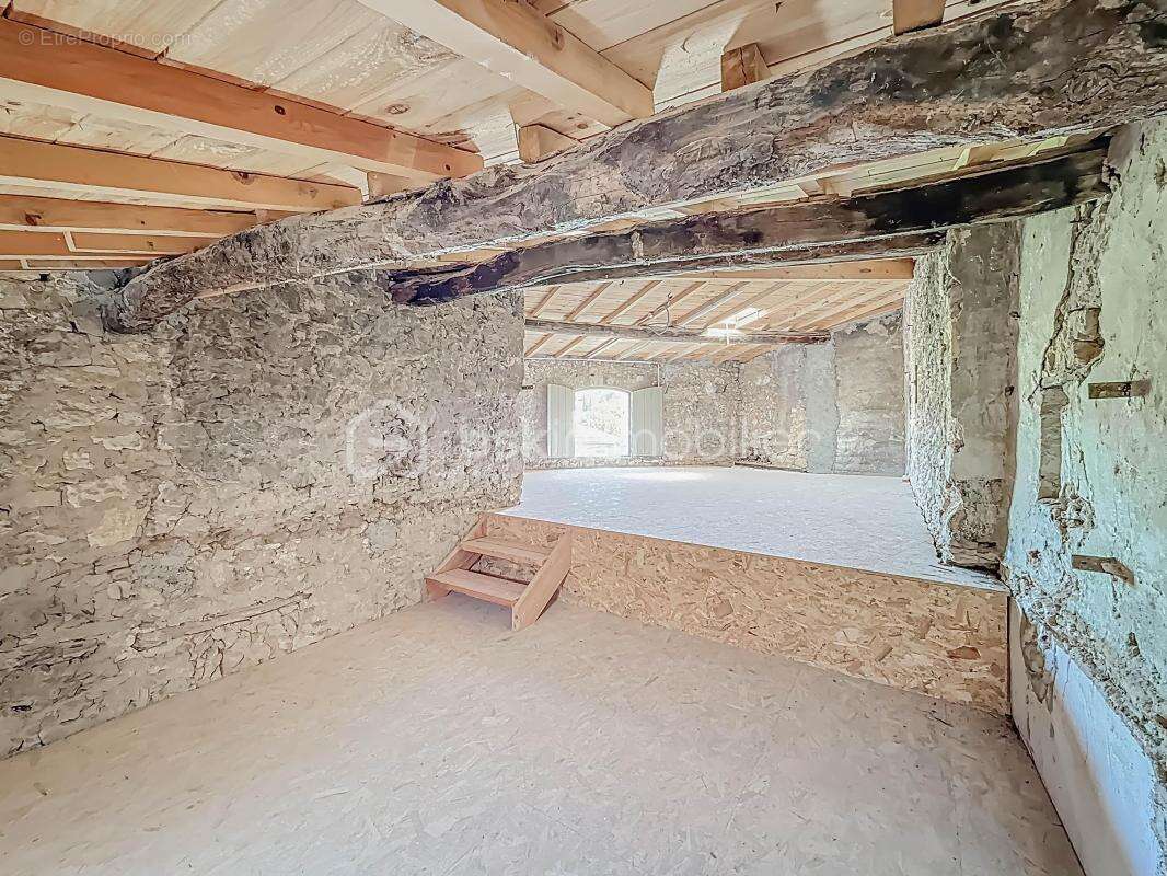 Appartement à ANIANE