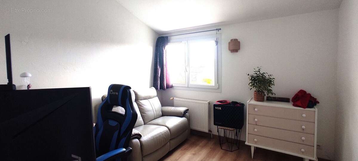Maison 84 m² à Saint-Cesaire  - photo 6