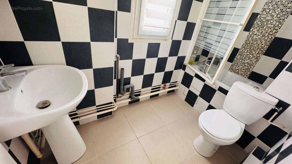 Appartement à PARIS-10E