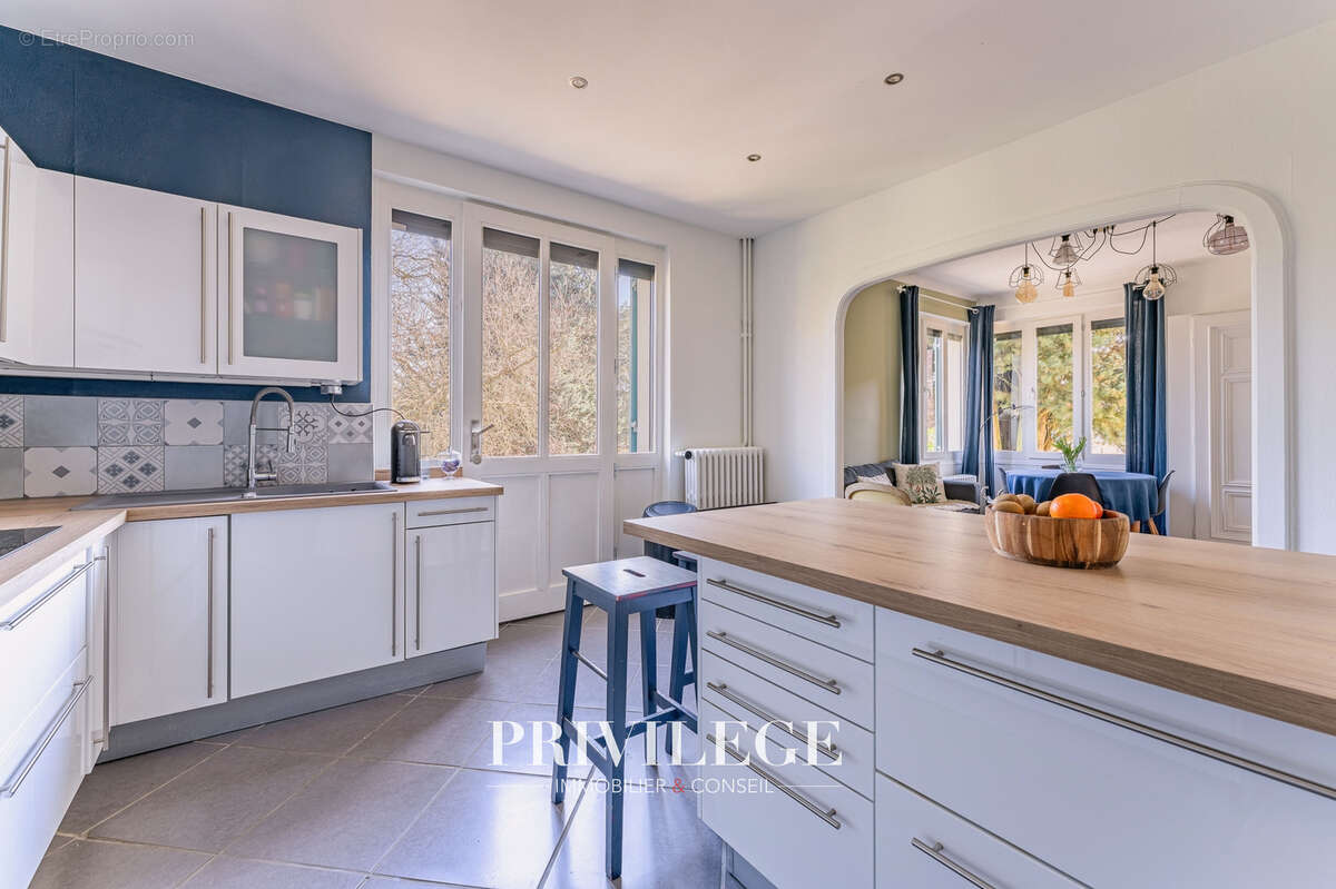 Maison à CHAMPAGNE-AU-MONT-D'OR