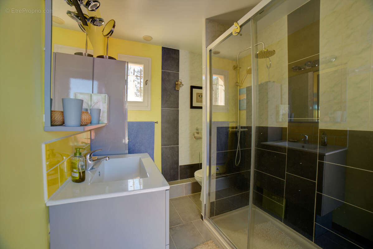 Maison à BAGNOLS-EN-FORET