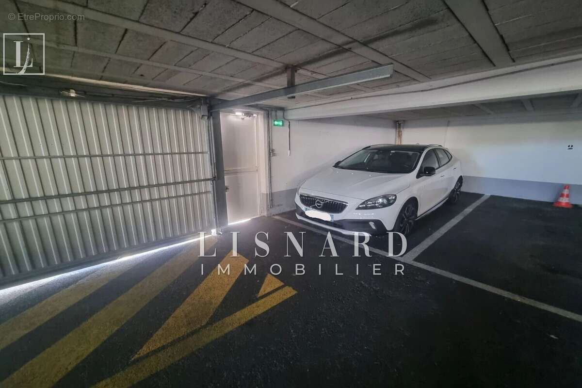 Appartement à VALLAURIS