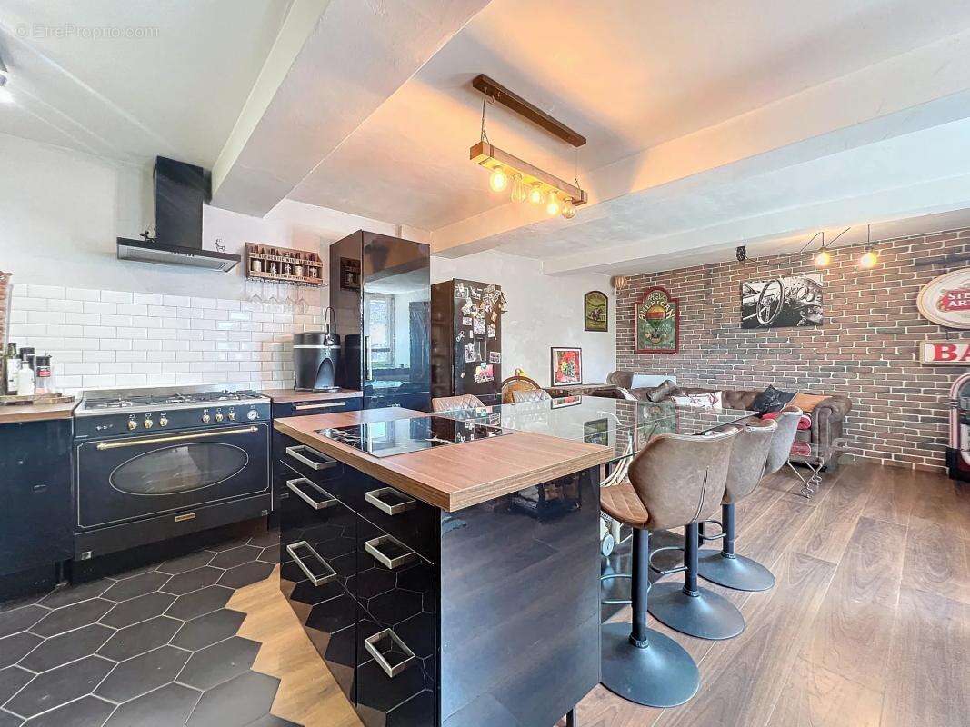 Maison à OYTIER-SAINT-OBLAS