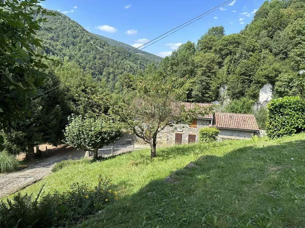 Maison à SARRANCOLIN