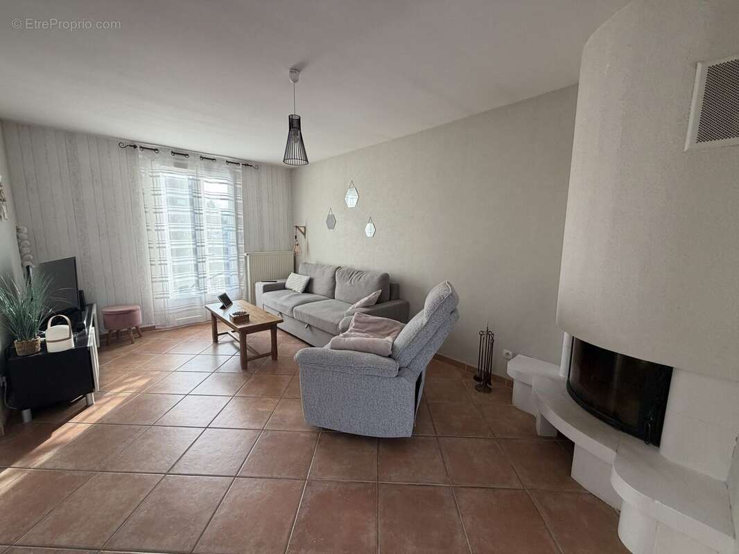 Maison à NEUVILLE-AUX-BOIS